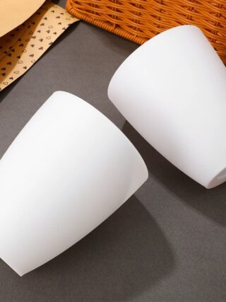 Abat jour conique en plastique blanc