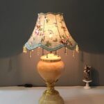 Abat jour lampe sur pied vintage en tissu fleuri
