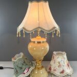 Abat jour lampe sur pied vintage en tissu fleuri