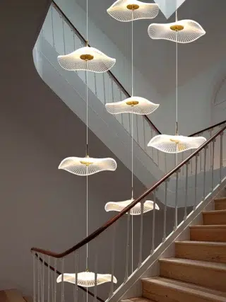 Plafonnier XXL cascade de feuilles blanches