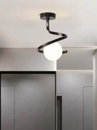 Plafonnier doré courbure minimaliste